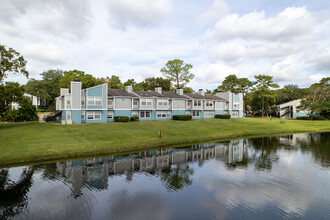 Antlers Apartments in Jacksonville, FL - Foto de edificio - Building Photo