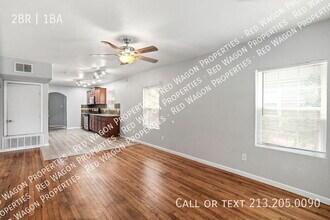 1336 W Ridgewood Ct in San Antonio, TX - Building Photo - Building Photo