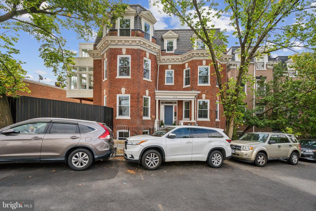 1614 Kilbourne Pl NW in Washington, DC - Building Photo