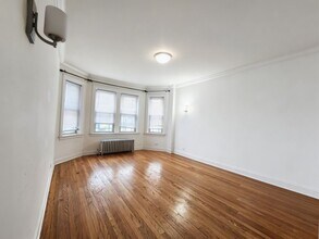 2724 W Farragut Ave in Chicago, IL - Building Photo - Building Photo