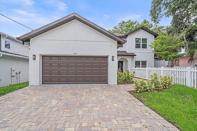 property at 1807 Robinhood St