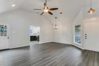 501 Maple Run Dr in Round Rock, TX - Building Photo - Building Photo