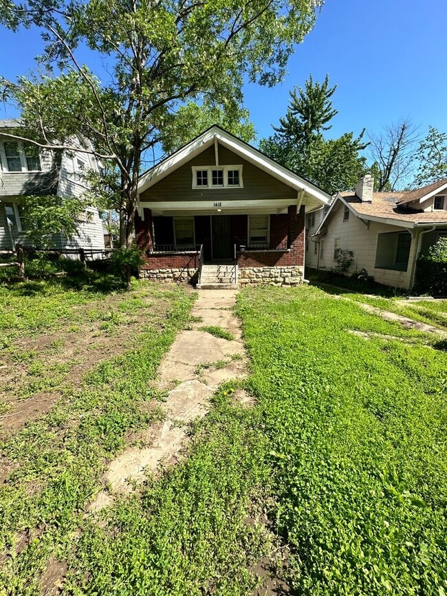 property at 1418 E 65th St