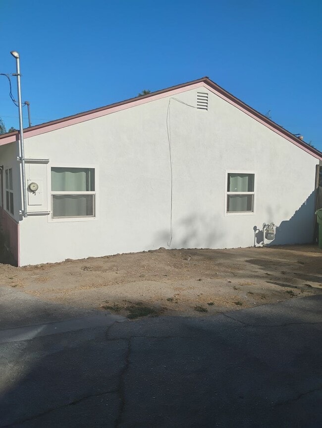 18924-18934 Gault St