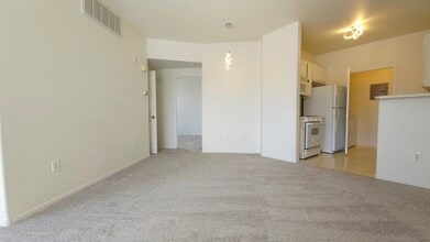 7127 S Durango Dr, Unit 310 in Las Vegas, NV - Building Photo - Building Photo