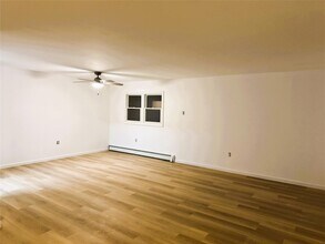 542 E Pine St, Unit Main in Long Beach, NY - Building Photo - Building Photo