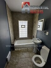 2976 N 26th St in Milwaukee, WI - Building Photo - Building Photo
