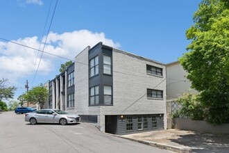 Fox Hall in Birmingham, AL - Foto de edificio - Building Photo