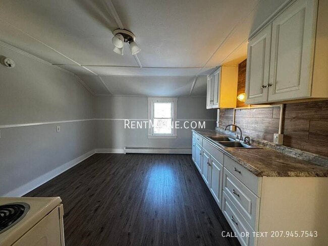 131 College Ave in Waterville, ME - Building Photo - Building Photo