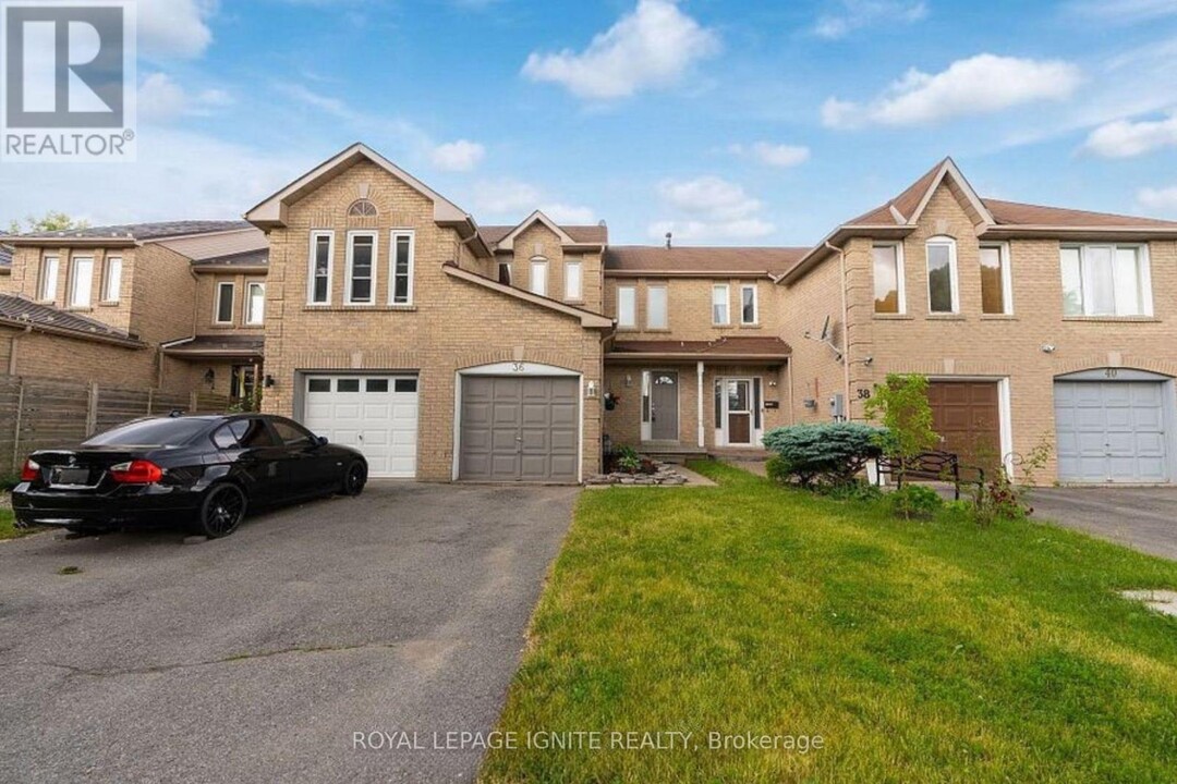 36 Pinebrook Crescent in Whitby, ON - Building Photo