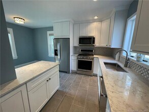 218 Ruane St in Fairfield, CT - Building Photo - Building Photo