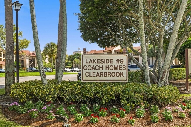 10110 Cedar Point Blvd in Boynton Beach, FL - Building Photo - Building Photo