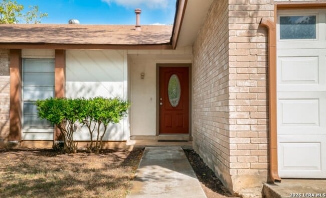5855 Cliffmont Dr in San Antonio, TX - Foto de edificio - Building Photo