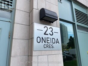23-723 Oneida Crescent in Richmond Hill, ON - Building Photo - Building Photo
