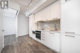 87-3787 Peter St in Toronto, ON - Building Photo - Building Photo