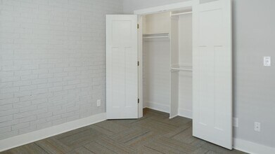 300 W Pleasure Ave in Searcy, AR - Building Photo - Building Photo