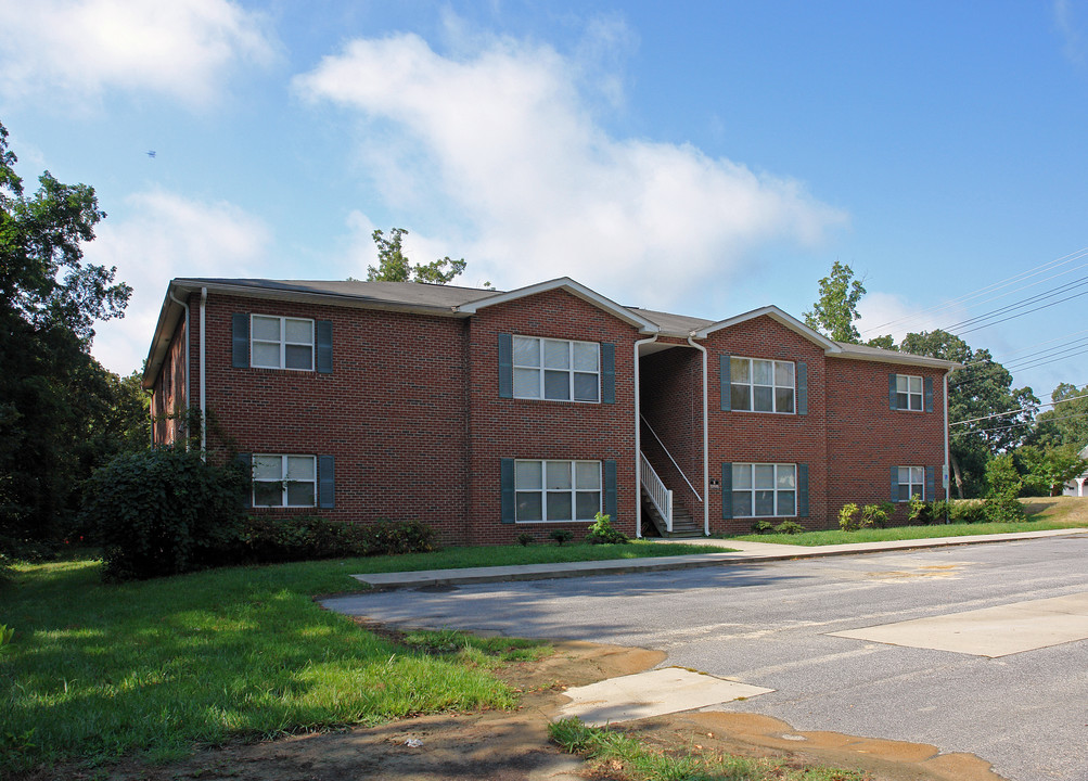 610-612 N Rotary Dr in High Point, NC - Building Photo