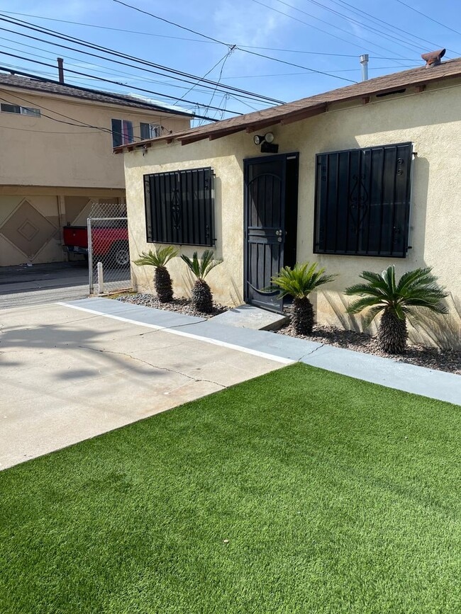 6148 1/2 Agra St in Bell Gardens, CA - Building Photo - Building Photo