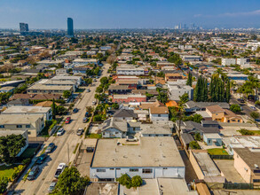 5403 Blackwelder St in Los Angeles, CA - Building Photo - Building Photo