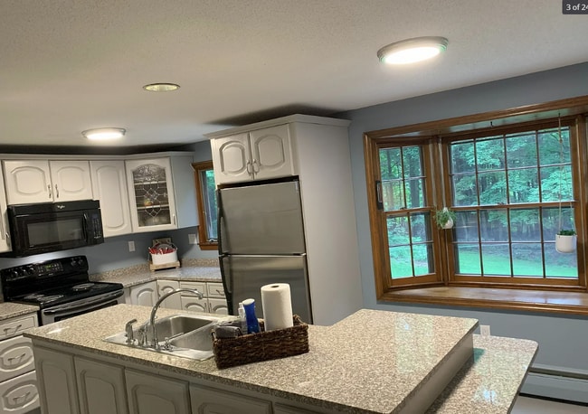 47 Pine Knoll Rd in Lenox, MA - Building Photo - Building Photo