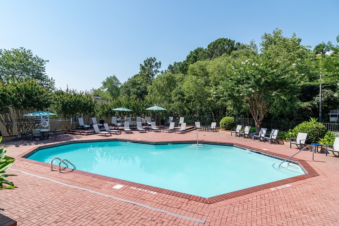 Grove at Stonebrook Apartments and Townhomes in Norcross, GA - Foto de edificio