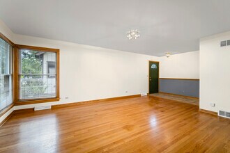 421 N Elm St in Itasca, IL - Building Photo - Building Photo