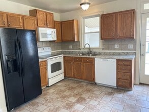121 S Barbara St in Mount Joy, PA - Building Photo - Building Photo