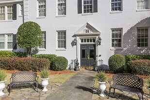 21 Peachtree Memorial Dr NW in Atlanta, GA - Building Photo