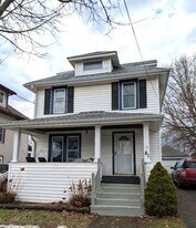 81 Church St in Lancaster, NY - Building Photo