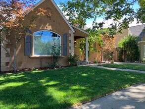1466 Iris Ct in San Jose, CA - Foto de edificio - Building Photo