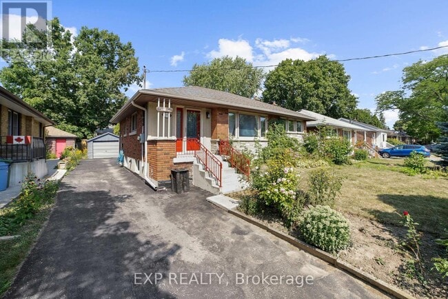 property at 272 Upper Paradise Rd
