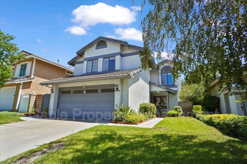28248 Guilford Ln in Santa Clarita, CA - Building Photo
