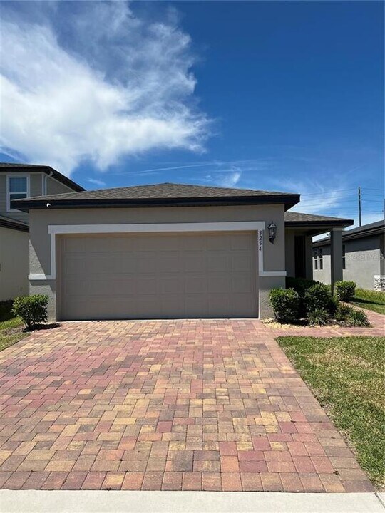 3254 Bella Vista Dr in Davenport, FL - Building Photo