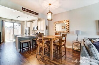 2711 Tranquil Oak Pl in Charlotte, NC - Building Photo - Building Photo