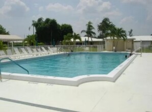 8732 Bella Vista Dr, Unit 42 in Boca Raton, FL - Building Photo - Building Photo
