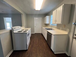 806 14th St N in Texas City, TX - Building Photo - Building Photo