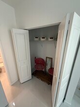 1001 SW 71st Ct, Unit A12 in Miami, FL - Building Photo - Building Photo