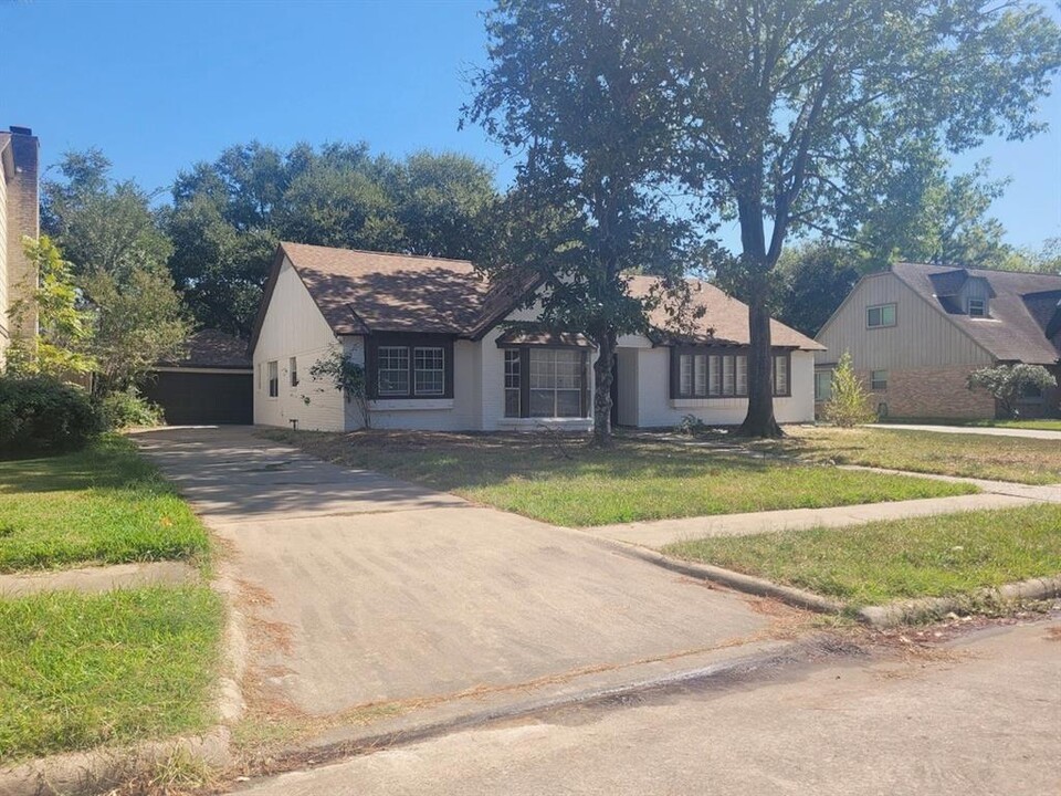 1807 Valley Vista Dr in Houston, TX - Building Photo