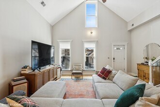 1033 N Hermitage Ave in Chicago, IL - Building Photo - Building Photo