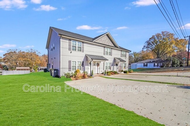 property at 604 W 8th St