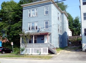 42-46 Dunn St in Auburn, ME - Foto de edificio - Building Photo