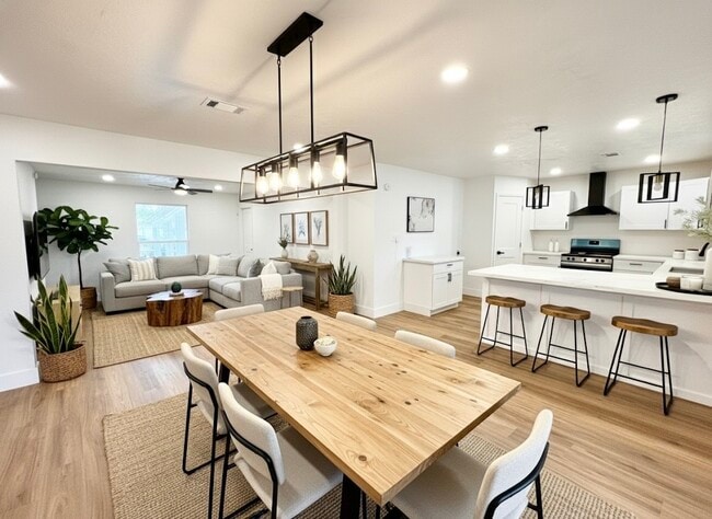 property at 3726 Heatherbrook Dr