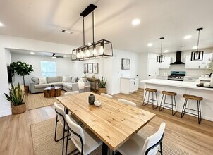 3726 Heatherbrook Dr in Houston, TX - Building Photo - Building Photo