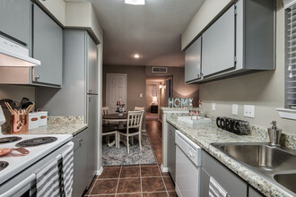 Del Lago Apartments in Houston, TX - Building Photo - Building Photo