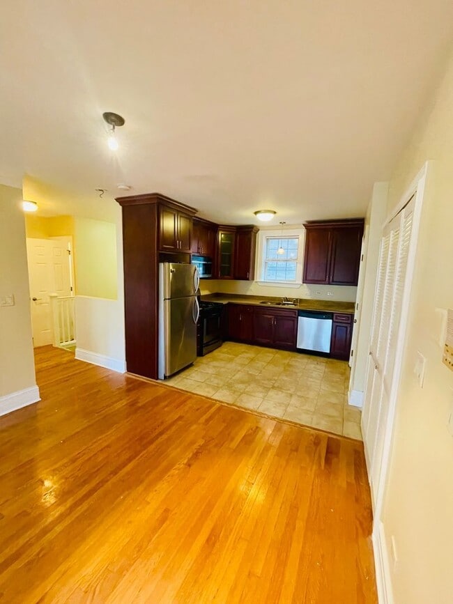 2050 W Summerdale Ave in Chicago, IL - Building Photo - Building Photo