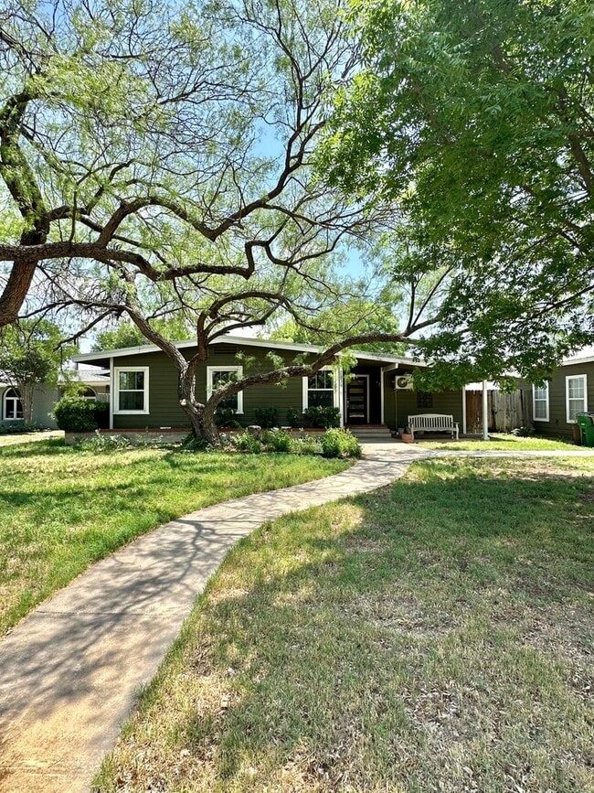 property at 2839 W Twohig Ave