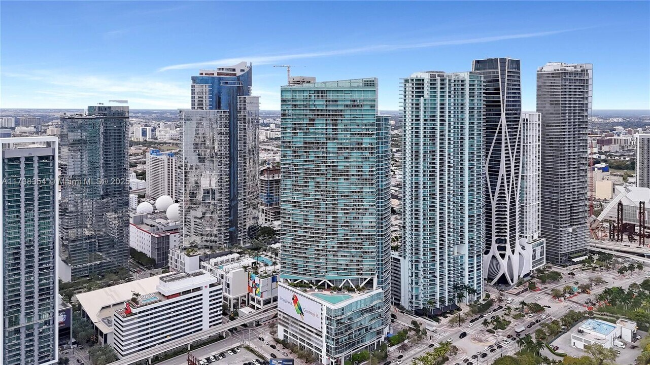 888 Biscayne Blvd in Miami, FL - Building Photo
