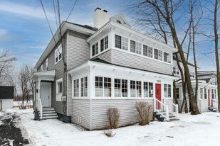 1207 Madison St, Unit Apt-FL2-E in Syracuse, NY - Building Photo