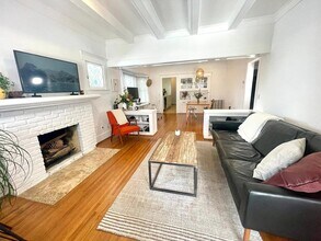 6000 Carlton Way in Los Angeles, CA - Building Photo - Building Photo