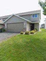 9136 Goodrich Dr in Monticello, MN - Building Photo